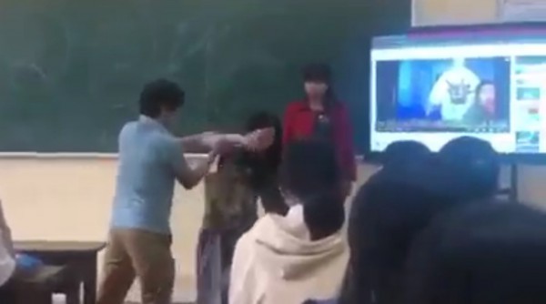 Nữ giáo viên bị đồng nghiệp ‘đuổi’ ra khỏi lớp: ‘Danh dự nhà giáo rất quan trọng’ Nữ giáo viên bị đồng nghiệp ‘đuổi’ ra khỏi lớp: ‘Danh dự nhà giáo rất quan trọng’