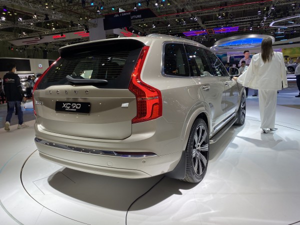 Volvo XC90 Recharge Ultimate chạy động cơ hybrid cắm sạc, giá 4,65 tỉ tại Việt Nam