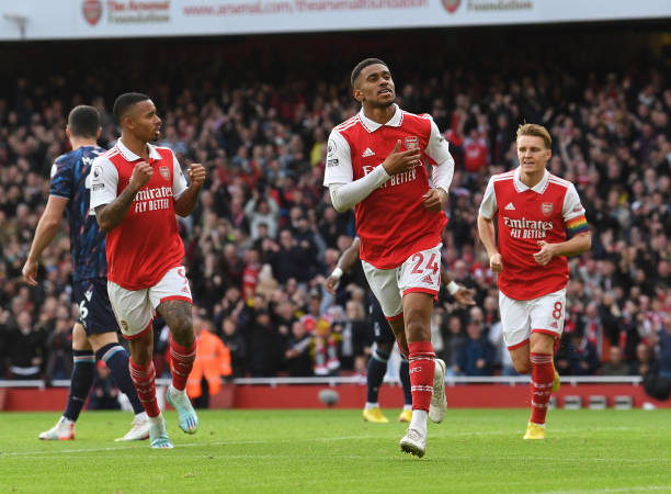 Arsenal 5-0 Nottingham Forest: Saka chấn thương, Nelson rực sáng