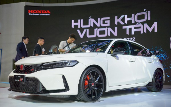 Honda Civic Type R 2023 giá cao gấp đôi Civic RS có gì khác biệt?