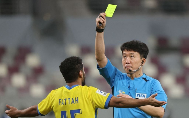 2 trận cầu đinh vòng 22 V.League do trọng tài ngoại điều khiển