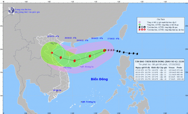 Bão NESAT di chuyển phức tạp, cách quần đảo Hoàng Sa khoảng 600km