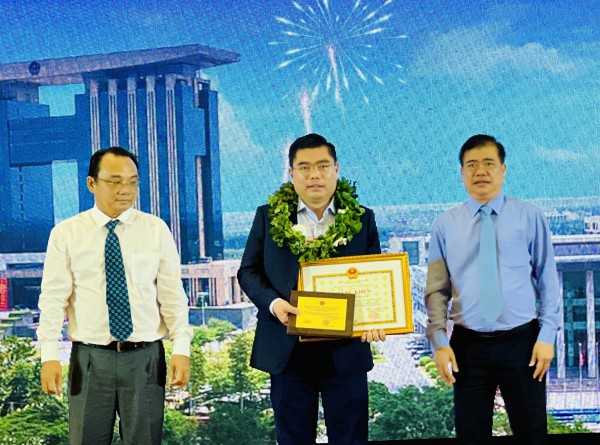Bình Dương tôn vinh 72 doanh nghiệp và 59 doanh nhân