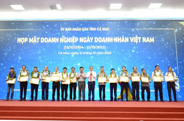 Chủ tịch UBND tỉnh Cà Mau coi vướng mắc của doanh nghiệp là của chính mình