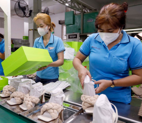 Doanh nghiệp ứng phó với bất ổn