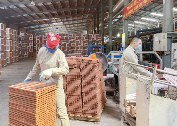 Doanh nhân Quảng Ninh: Vững tay chèo, vượt sóng cả Doanh nhân Quảng Ninh: Vững tay chèo, vượt sóng cả