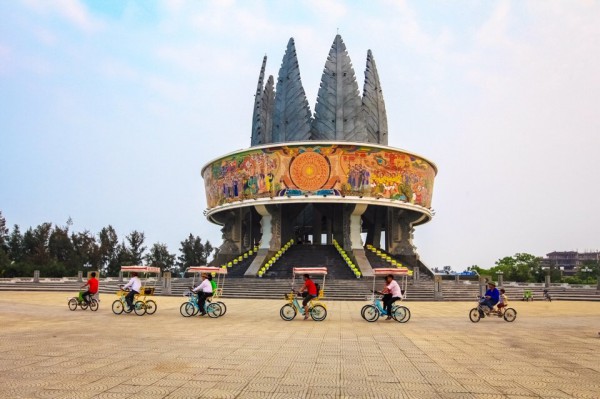 Doanh nhân Quảng Ninh: Vững tay chèo, vượt sóng cả Doanh nhân Quảng Ninh: Vững tay chèo, vượt sóng cả