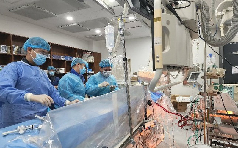 Lần đầu dùng ECMO "thức tỉnh" cứu người bệnh gần như chắc chắc sẽ tử vong