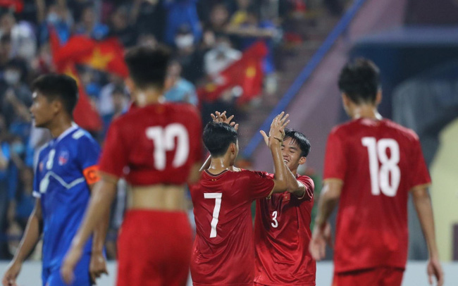 Thắng cách biệt U17 Nepal, U17 Việt Nam lấy lại ngôi đầu bảng F của Thái Lan