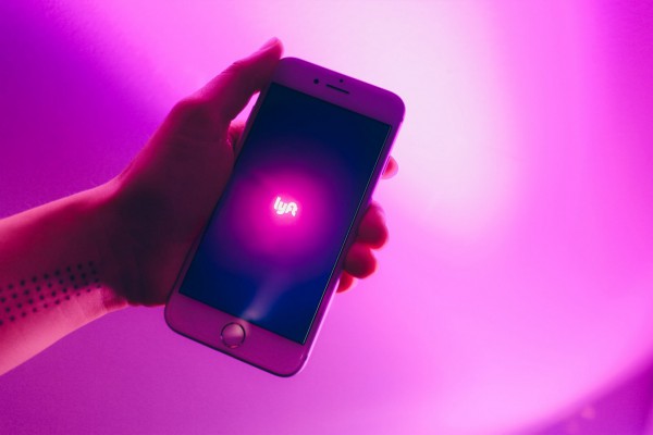 Uber đi làm quảng cáo Uber đi làm quảng cáo