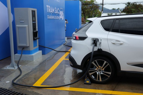 VinFast và Petrolimex khai trương dịch vụ sạc xe điện tại hệ thống Petrolimex trên toàn quốc VinFast và Petrolimex khai trương dịch vụ sạc xe điện tại hệ thống Petrolimex trên toàn quốc