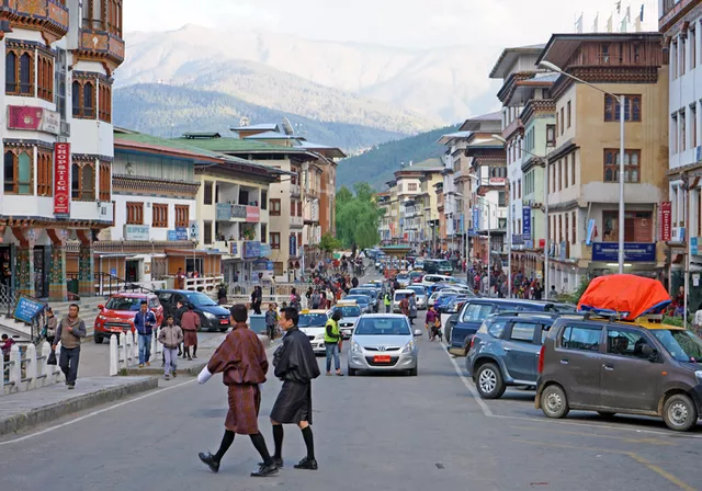Bhutan có thực sự là “vương quốc hạnh phúc nhất thế giới”? Những hình ảnh thường nhật này có thể là câu trả lời  - Ảnh 10.