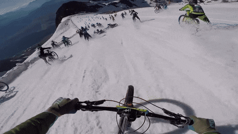 Megavalanche: Giải đua xe đạp mùa đông mạo hiểm nhất hành tinh! - Ảnh 5.