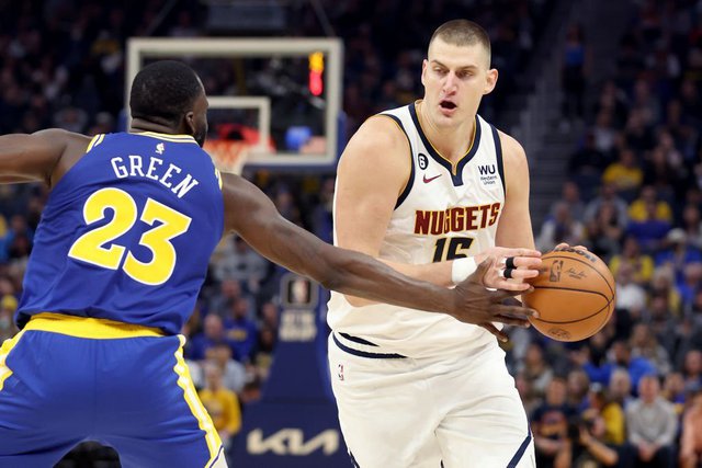 Golden State Warriors nhận thất bại ngay trên sân nhà ở vòng 2 NBA - Ảnh 3.