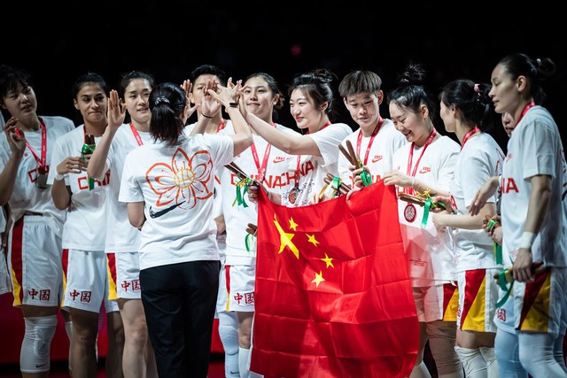 Tuyển Mỹ chiến thắng Trung Quốc ở trận chung kết FIBA World Cup nữ - Ảnh 1. Tuyển Mỹ chiến thắng Trung Quốc ở trận chung kết FIBA World Cup nữ - Ảnh 1.