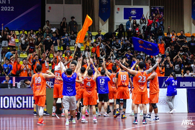 NHM bóng rổ Hà Nội bất ngờ trước sự xuất hiện của Chipu tại giải đấu HBC 2022 - Ảnh 3. NHM bóng rổ Hà Nội bất ngờ trước sự xuất hiện của Chipu tại giải đấu HBC 2022 - Ảnh 3.