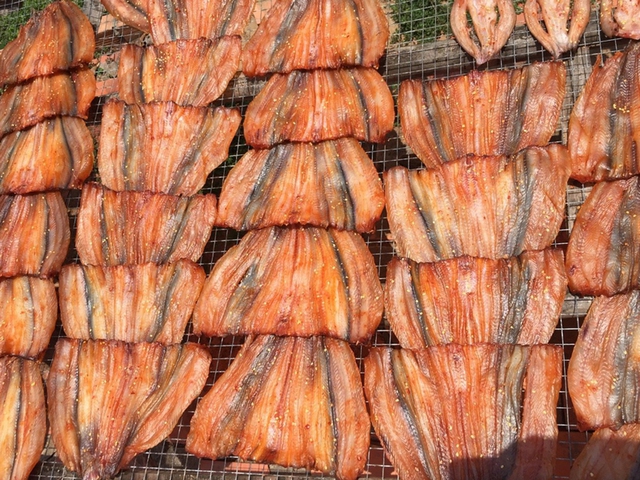 Khô cá lóc - “Vua đặc sản” đẫm hương vị sông nước làm món ngon 3 miền - Ảnh 1. Khô cá lóc - “Vua đặc sản” đẫm hương vị sông nước làm món ngon 3 miền - Ảnh 1.