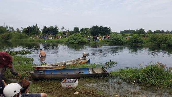 TP.HCM: Đi hái dừa nước, 3 thiếu niên đuối nước, 1 em tử vong
