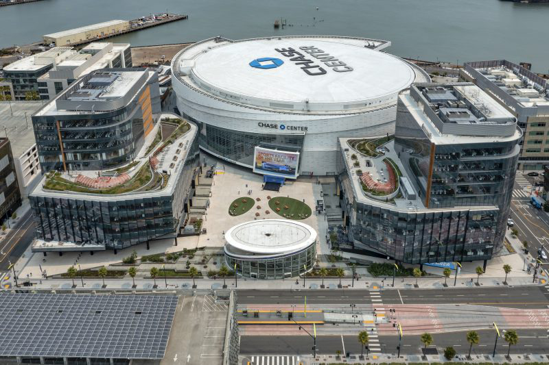 Golden State Warriors trở thành đội bóng đắt giá nhất tại NBA