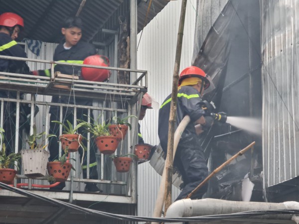 Thừa Thiên - Huế: Cháy nhà, bé gái 10 tuổi ở nhà một mình may mắn thoát thân