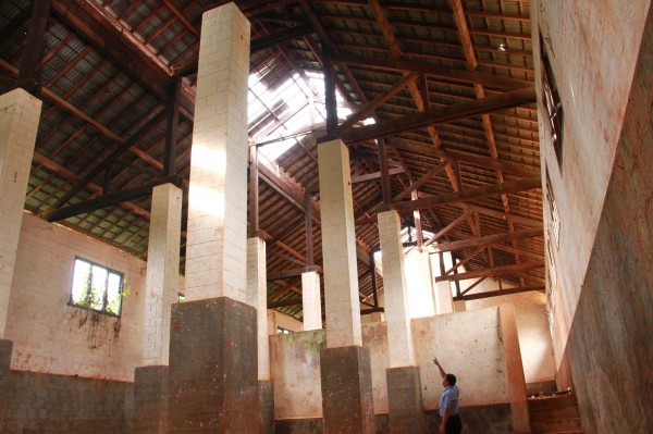 Bất an ngồi học trong ngôi trường rung lắc khi có gió lớn Bất an ngồi học trong ngôi trường rung lắc khi có gió lớn