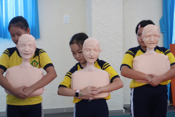 Từ thảm nạn ở Seoul: Cần dạy kỹ năng sơ cứu trong học đường