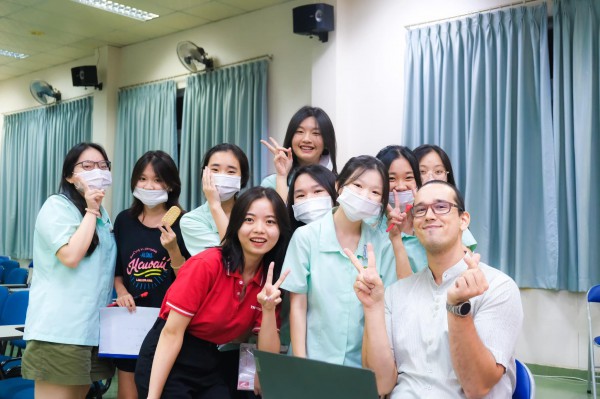 Không làm thêm trái ngành học vì ‘được tiền, nhưng chẳng có lợi ích gì’?