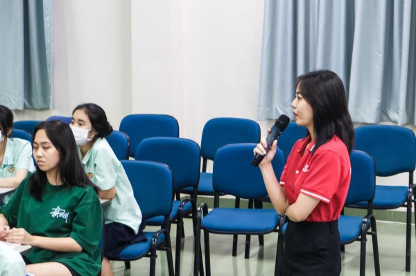 Không làm thêm trái ngành học vì ‘được tiền, nhưng chẳng có lợi ích gì’?