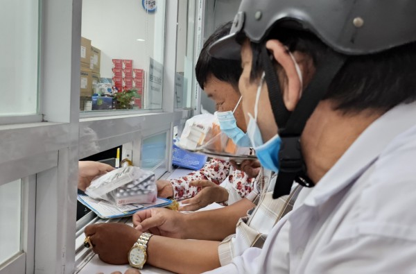 TP.HCM báo cáo nhiều khó khăn trong đấu thầu thuốc