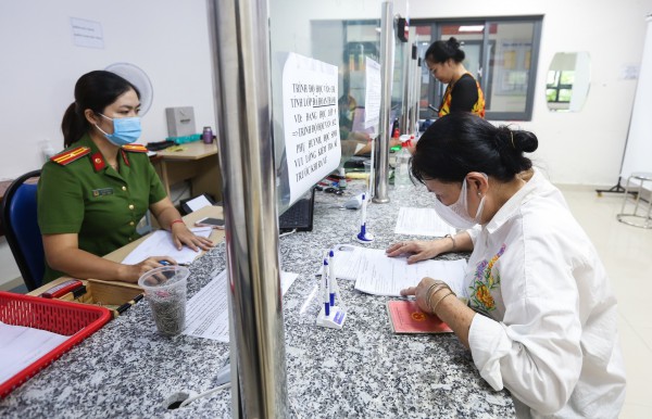Cấp tài khoản định danh điện tử mức độ 2 cho 1.500 cán bộ công an