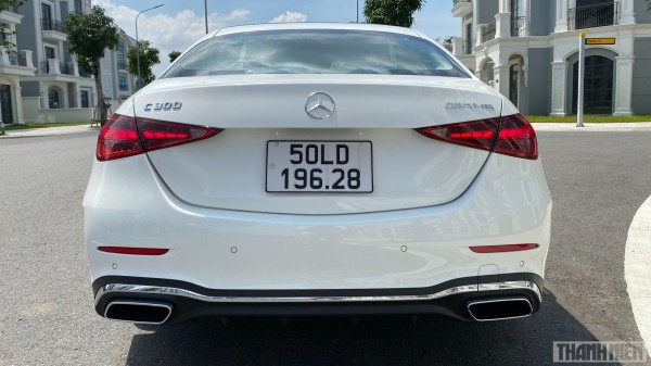 Mercedes C300 AMG 2022 lắp ráp trong nước có đáng giá hơn 2 tỉ đồng?