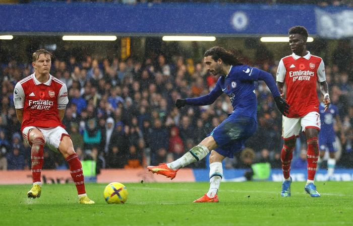 Đánh bại Chelsea, Arsenal tiếp tục dẫn đầu Ngoại hạng Anh