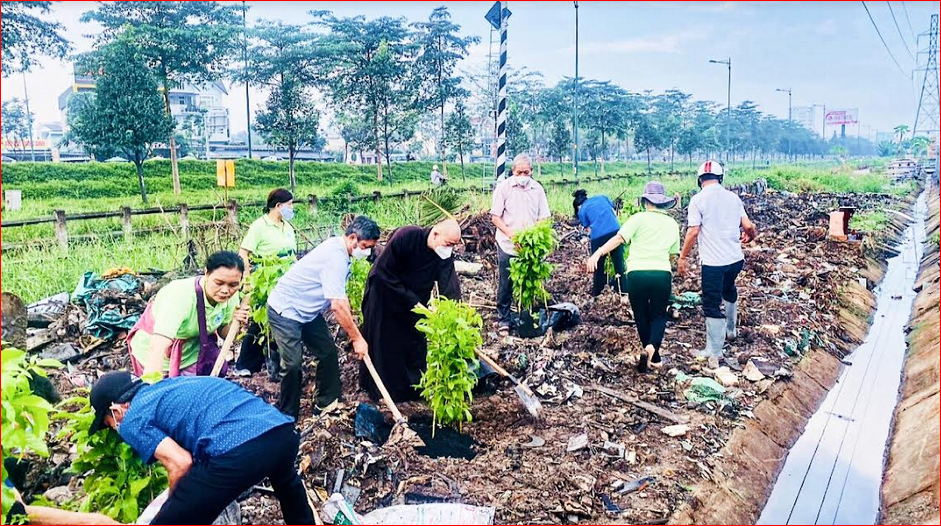 Phường Hiệp Bình Chánh, TP.HCM tổ chức Lễ ra quân trồng cây và xóa điểm đen về rác