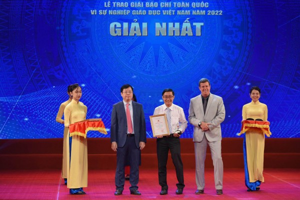 Loạt bài ‘Vì sao giáo viên nghỉ việc’ của Báo Thanh Niên đạt giải thưởng Loạt bài ‘Vì sao giáo viên nghỉ việc’ của Báo Thanh Niên đạt giải thưởng