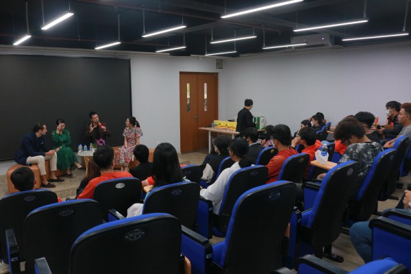 Vì sao chuyên gia khuyên đừng ‘đóng khuôn’ theo tiêu chuẩn của nhà tuyển dụng phương Tây?