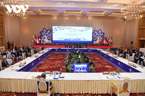 Ngoại trưởng ASEAN nhóm họp hoàn tất chuẩn bị các Hội nghị Cấp cao ASEAN  