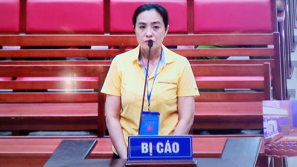 Đường dây buôn lậu 200 triệu lít xăng dầu: Đội trưởng chống buôn lậu khai doanh nghiệp tìm đến nhà riêng 