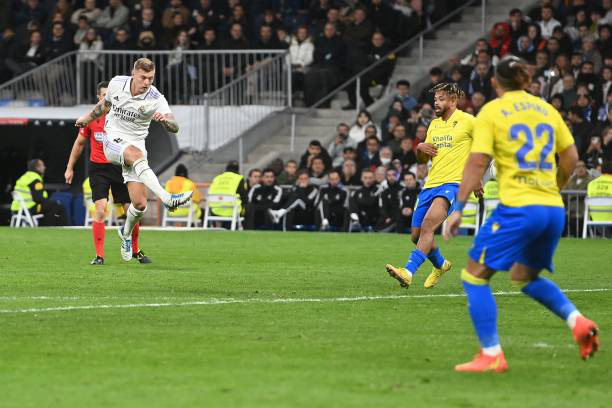 Vòng 14 La Liga: Toni Kroos tỏa sáng giúp Real Madrid đánh bại Cadiz Vòng 14 La Liga: Toni Kroos tỏa sáng giúp Real Madrid đánh bại Cadiz