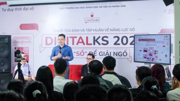 Cần dạy sinh viên về rủi ro khi để ‘dấu chân số’ trên không gian mạng Cần dạy sinh viên về rủi ro khi để ‘dấu chân số’ trên không gian mạng