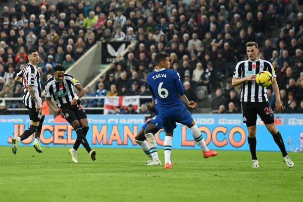 Thua Newcastle, Chelsea ngày một xa rời cuộc đua Top 4