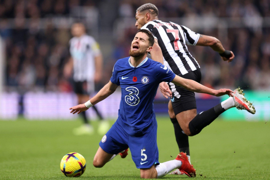 Thua Newcastle, Chelsea ngày một xa rời cuộc đua Top 4