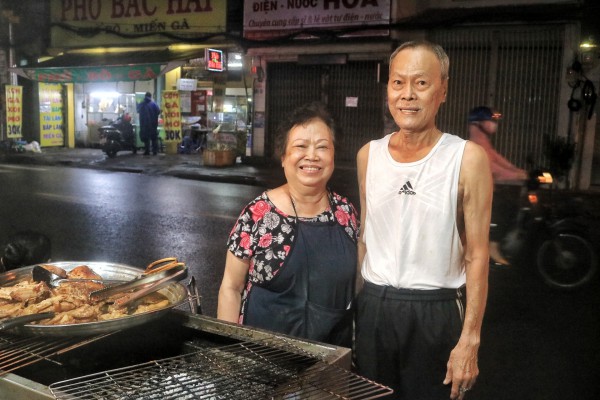 Cơm tấm đêm ‘ông ròm bà ú’ U.80: Tự hào nuôi 5 con thành tài