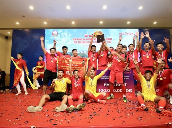 Bambo FC đăng quang giải bóng đá thành phố mới Bình Dương - Cúp Becamex IDC