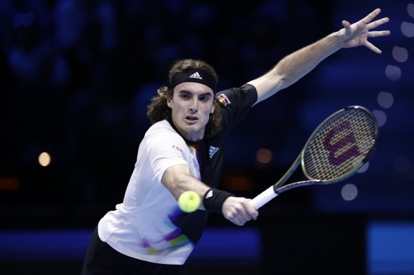 Djokovic đánh bại hạt giống số 2 trong trận ra quân ATP Finals