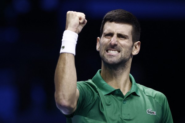 Djokovic đánh bại hạt giống số 2 trong trận ra quân ATP Finals
