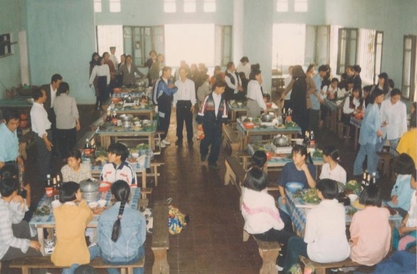 Ngôi trường đầu tiên ở Hà Nội học bán trú từ cách đây 30 năm