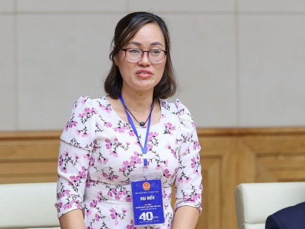 Thủ tướng: Nhiều thầy cô leo ghềnh, vượt thác, gác lại niềm riêng