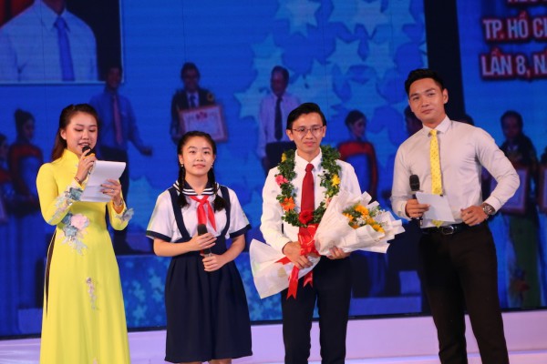 Bí thư T.Ư Đoàn Nguyễn Minh Triết chúc mừng nhà giáo trẻ tiêu biểu TP.HCM Bí thư T.Ư Đoàn Nguyễn Minh Triết chúc mừng nhà giáo trẻ tiêu biểu TP.HCM