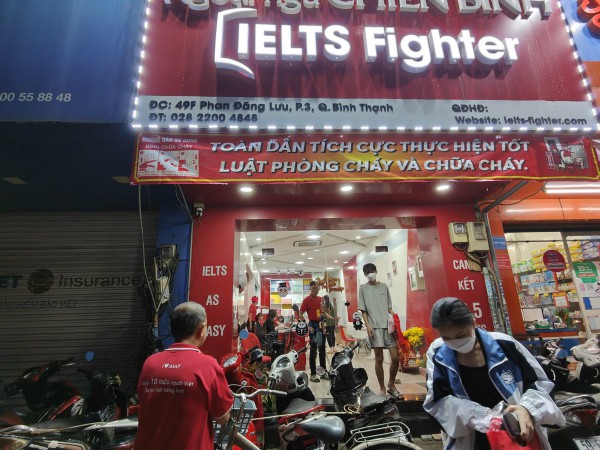 Chi gần nửa tỉ đồng mỗi năm để học thêm Chi gần nửa tỉ đồng mỗi năm để học thêm