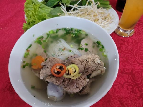 Bánh mì, phở và những món truyền thống Việt Nam du khách nhất định phải thử